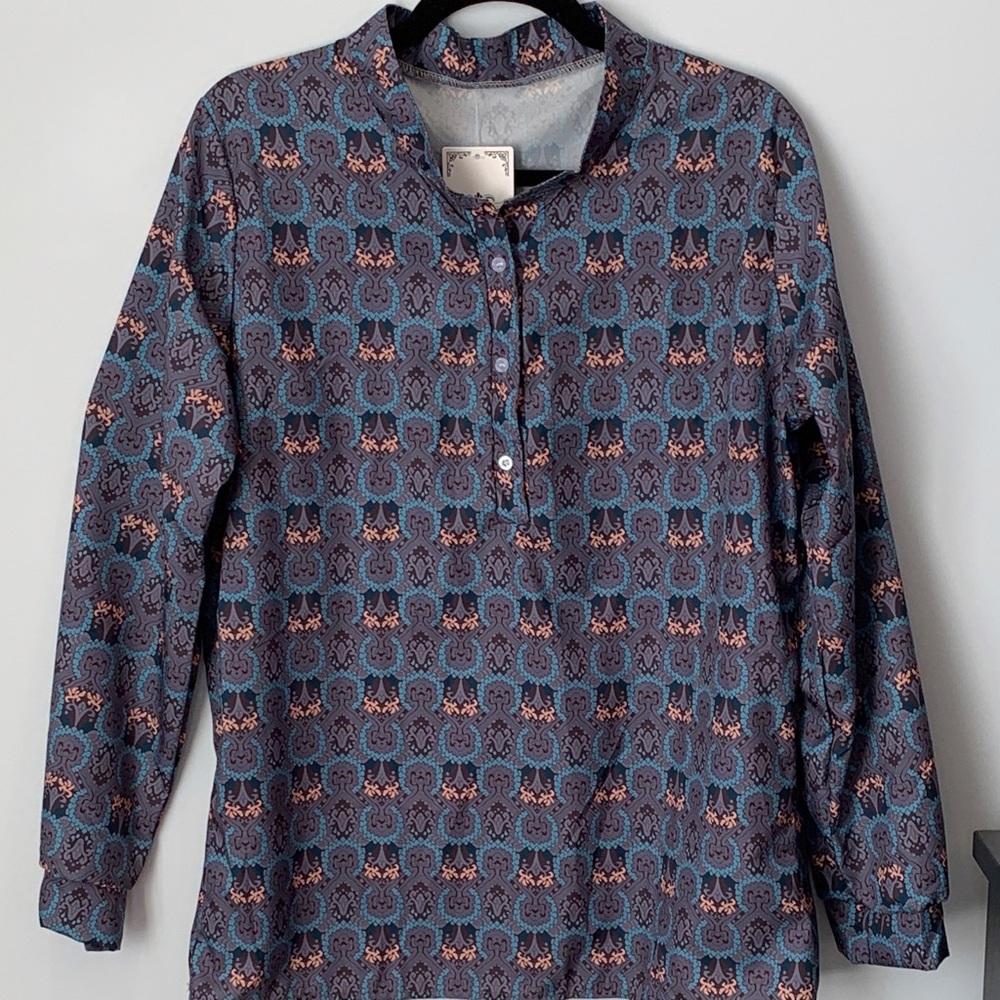 SIZE XL LA MODE BUTTON FRONT ABSTRACT V-NECK BLOUSE TOP GRAY & TEAL